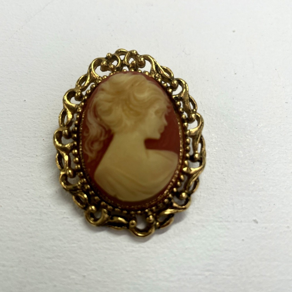 Unbranded Cameo Brooch Womens OS Peach Vintage Carved Portrait Ornate Gold Tone